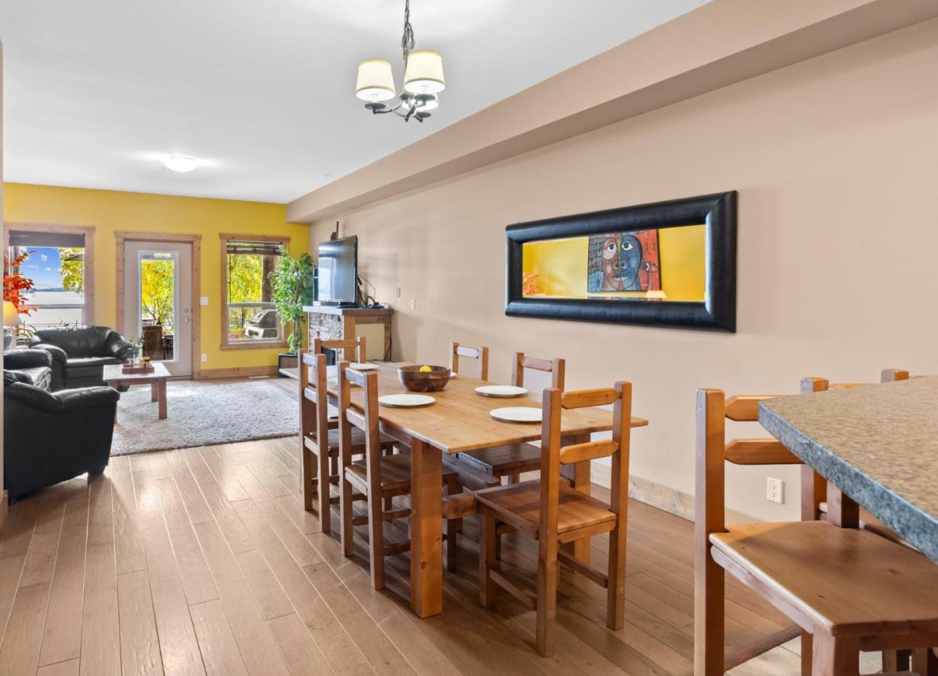 #104 – 5401 Lakeshore Drive